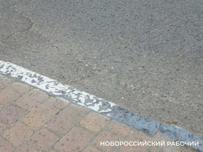 В Новороссийске до сентября обновят разметку на дорогах