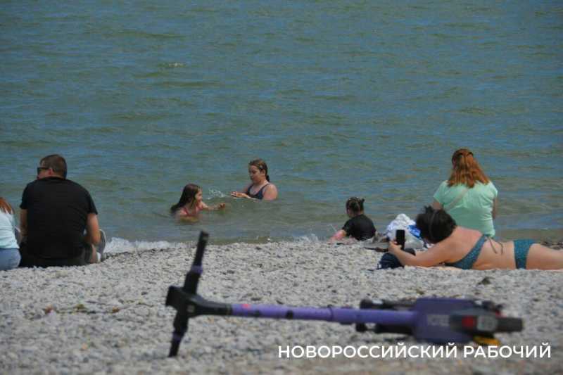 В Новороссийске на горпляже будут бесплатные лежаки. Кто сэкономит на тени