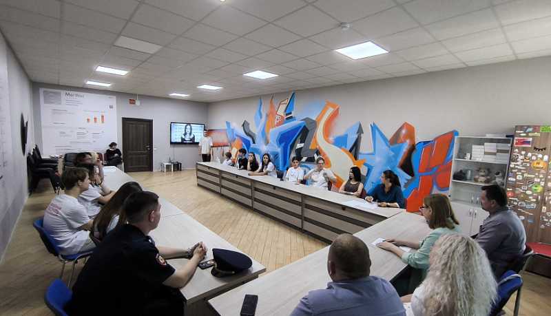 В Новороссийске полицейские и общественники провели круглый стол в рамках общероссийской антинаркотической акции «Время НЕзависимых»