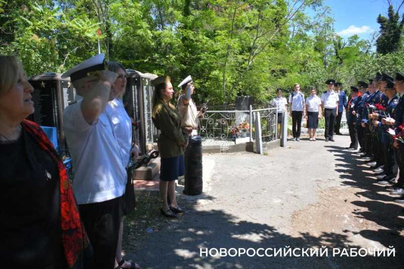 В Новороссийске прошла акция &laquo;Журавли над Цемесской бухтой&raquo;