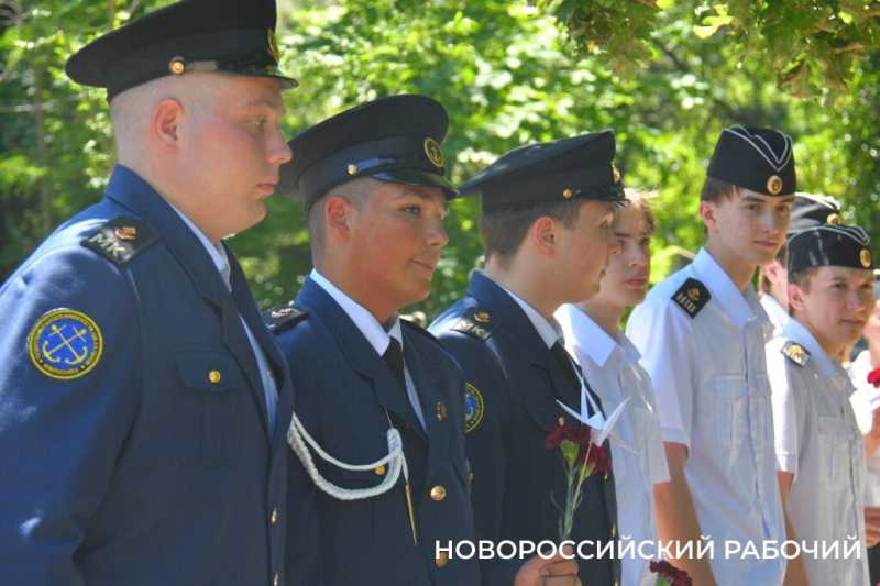 В Новороссийске прошла акция &laquo;Журавли над Цемесской бухтой&raquo;