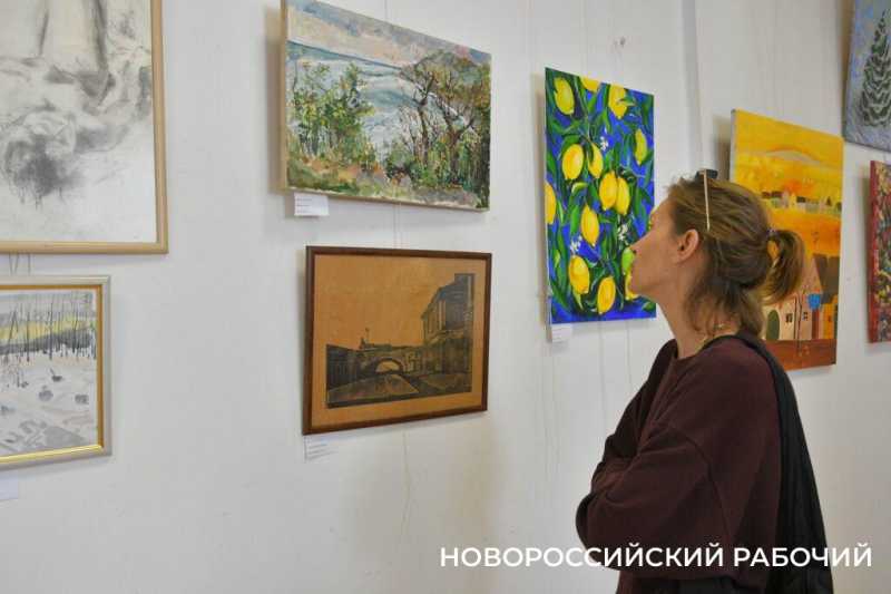 В Новороссийске прошла выставка молодых художников
