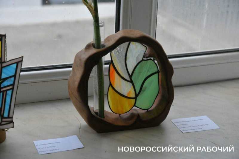 В Новороссийске прошла выставка молодых художников