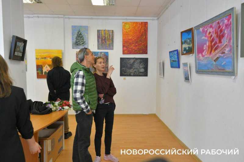 В Новороссийске прошла выставка молодых художников