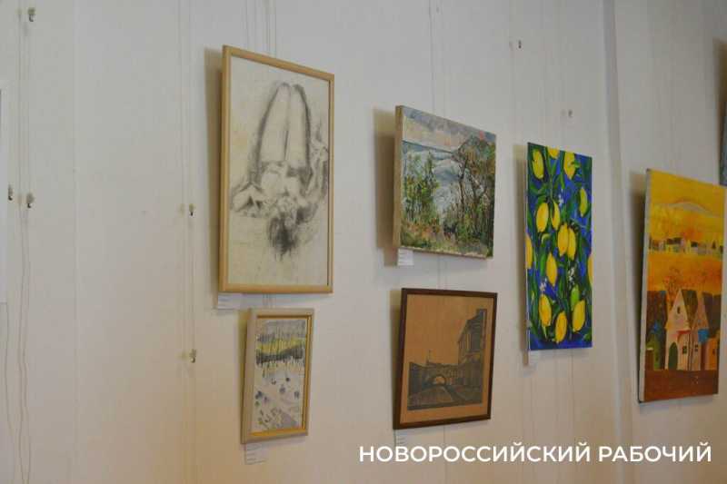 В Новороссийске прошла выставка молодых художников
