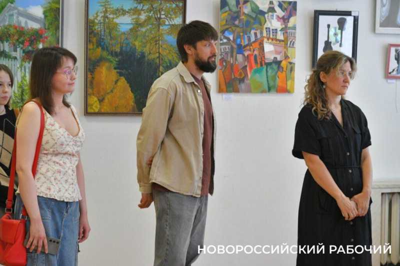 В Новороссийске прошла выставка молодых художников