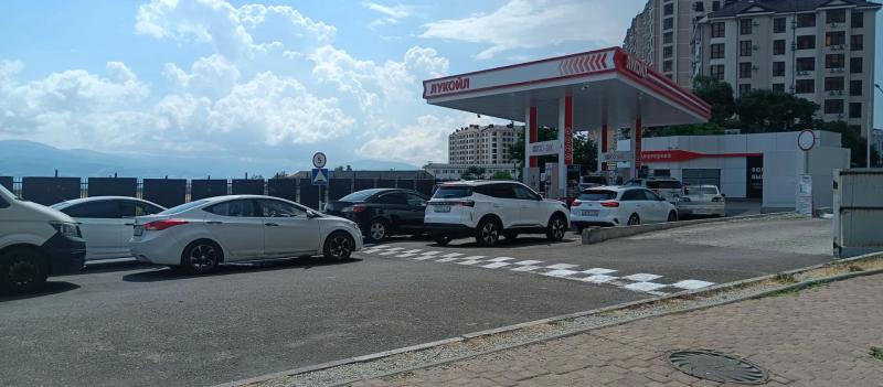 В Новороссийске введены ограничения на отпуск топлива на всех АЗС