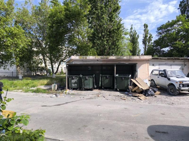 В Новороссийске за одну контейнерную площадку отвечают 6 организаций. Поэтому там нет порядка ?