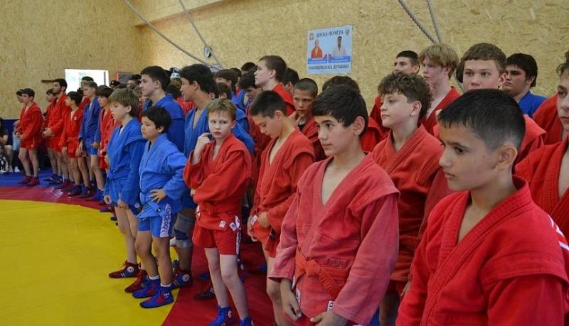 В станице Натухаевской состоялся турнир по самбо на Кубок атамана Черноморского казачьего округа