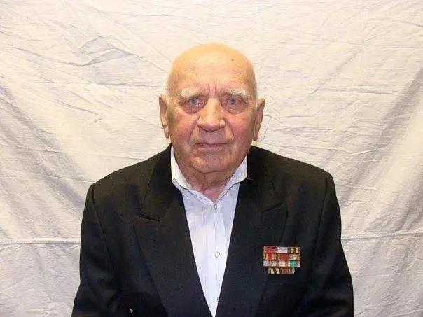 Вениамин Кондратьев поздравил ветерана из Новороссийска со 104-м днем рождения