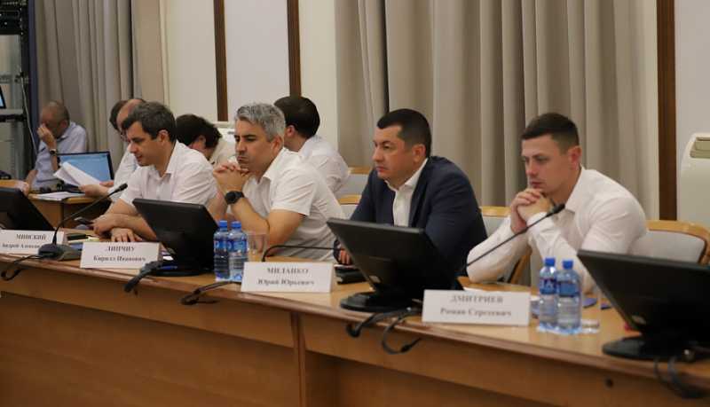 Вице-губернатор Александр Агибалов провел расширенное заседание антинаркотической комиссии Краснодарского края