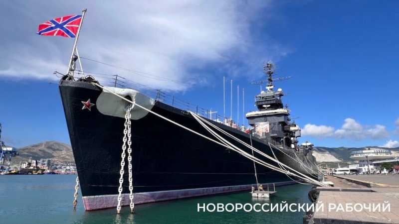 25 лет назад легендарный крейсер «Михаил Кутузов» встал в Новороссийске на вечную стоянку