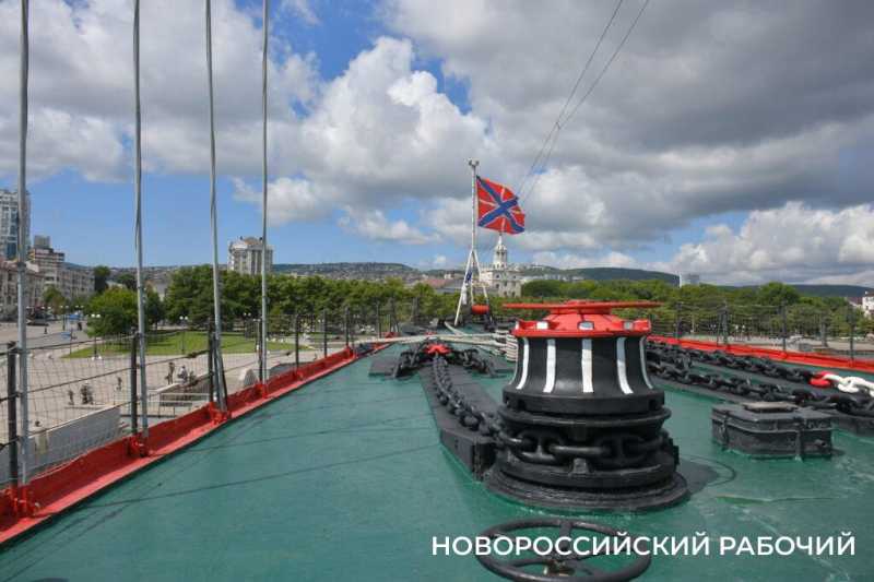 25 лет назад легендарный крейсер «Михаил Кутузов» встал в Новороссийске на вечную стоянку