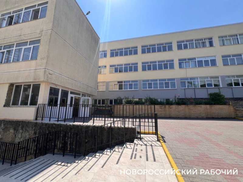 Физкультура без плесени. В новороссийской школе отремонтирован спортзал