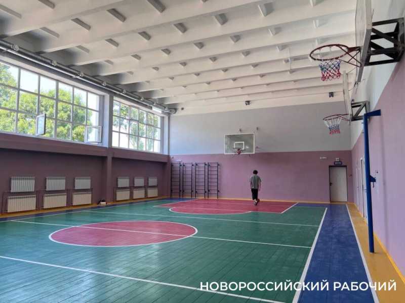 Физкультура без плесени. В новороссийской школе отремонтирован спортзал