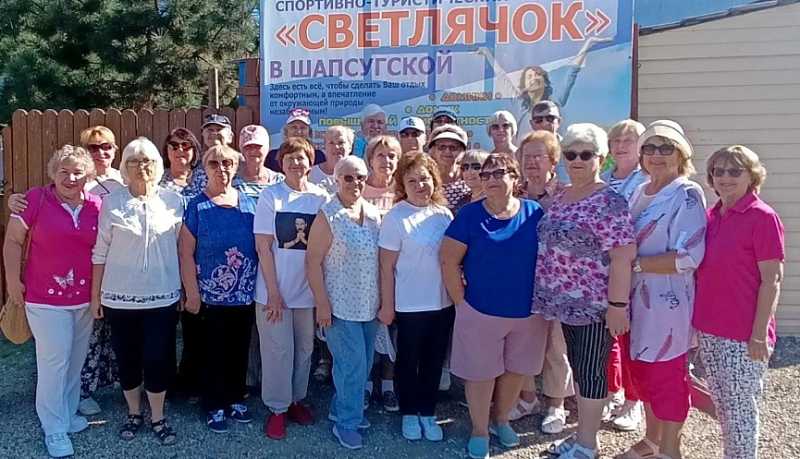 Накануне Дня физкультурника серебряные волонтеры Новороссийска провели акцию &laquo;Автопробег здоровья&raquo;