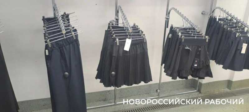 Неделя на сборы! В Новороссийске родители тратят последние деньги на своих школьников