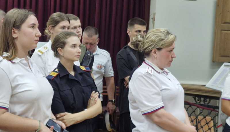 Новороссийские полицейские организовали экскурсию для сотрудников, прикомандированных на период курортного сезона