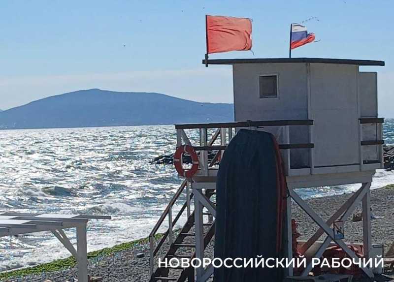 Новороссийску пообещали до +37 и красные флаги на пляжах