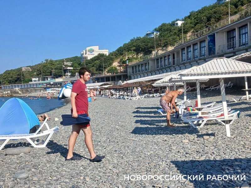 Раннее утро на пригородном пляже Новороссийска – лучшее время для встречи с морем