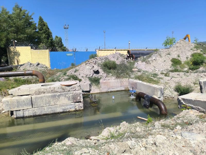 Рисковать жизнями и здоровьем новороссийцам из-за реконструкции водопровода придется до начала сентября