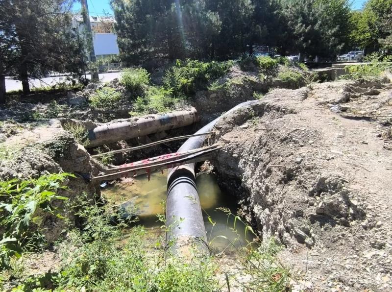 Рисковать жизнями и здоровьем новороссийцам из-за реконструкции водопровода придется до начала сентября