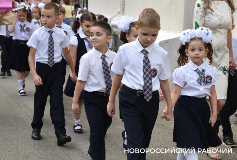 Школам рекомендовали начать учебный год с уроков о единстве народов России