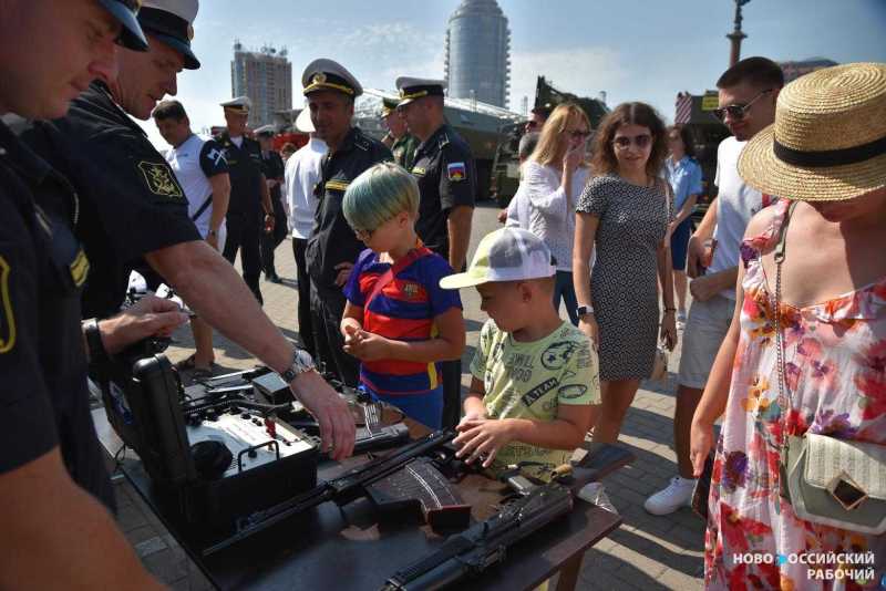 Слава ВДВ! В Новороссийске пройдет выставка под открытым небом