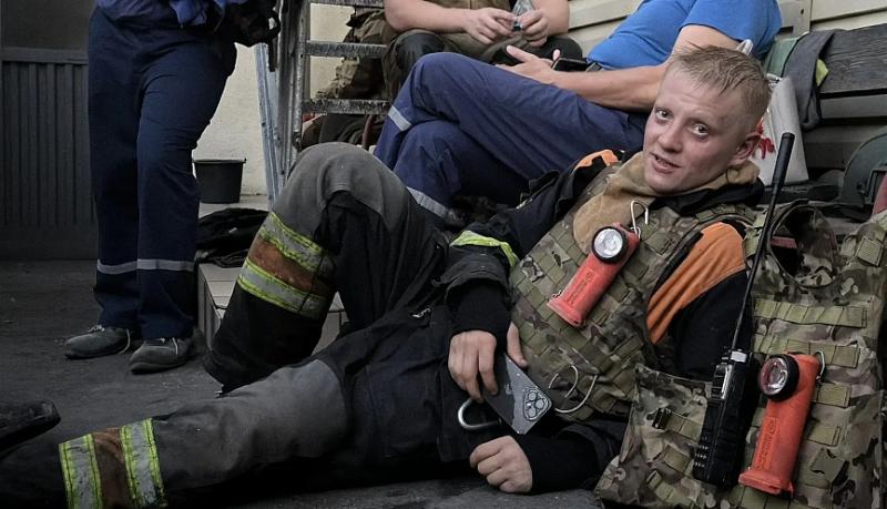 Специалисты Службы спасения Новороссийска всю ночь оказывали помощь жителям во время атаки киевского режима