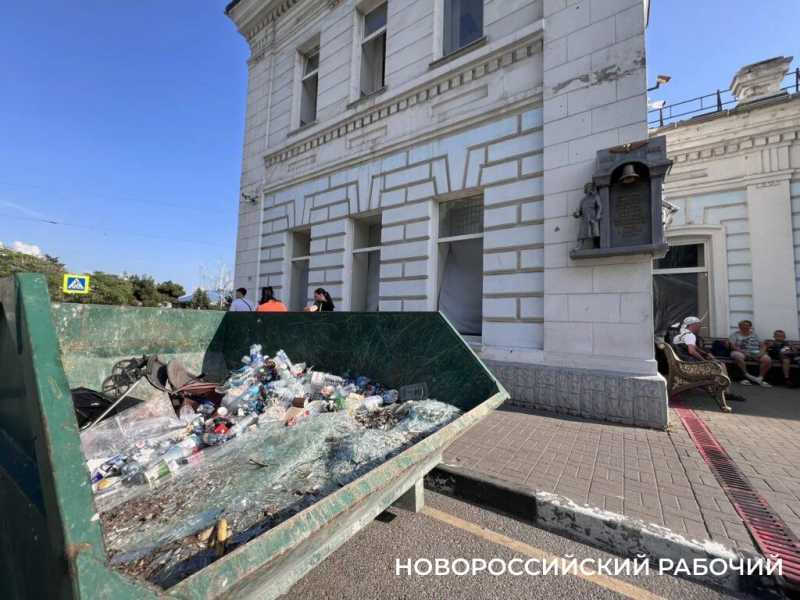Сын сказал: &laquo;Срочно в подвал!&raquo; и этим нас спас. Новороссийцы переживают последствия атаки