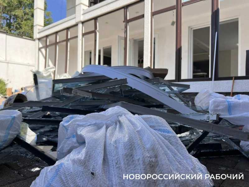 Сын сказал: &laquo;Срочно в подвал!&raquo; и этим нас спас. Новороссийцы переживают последствия атаки