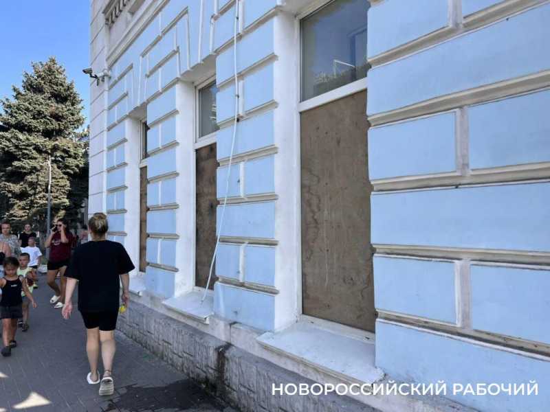Сын сказал: &laquo;Срочно в подвал!&raquo; и этим нас спас. Новороссийцы переживают последствия атаки