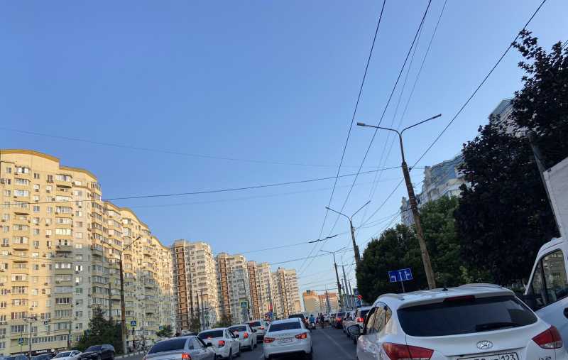 В Новороссийске почти исчезли пробки &ndash; трафик упал наполовину