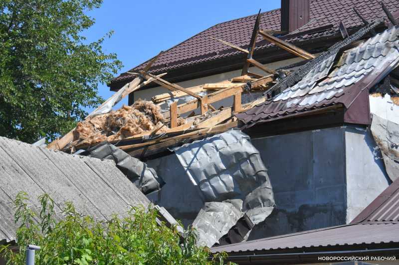 В Новороссийске после ночной атаки разрушены 8 частных домов