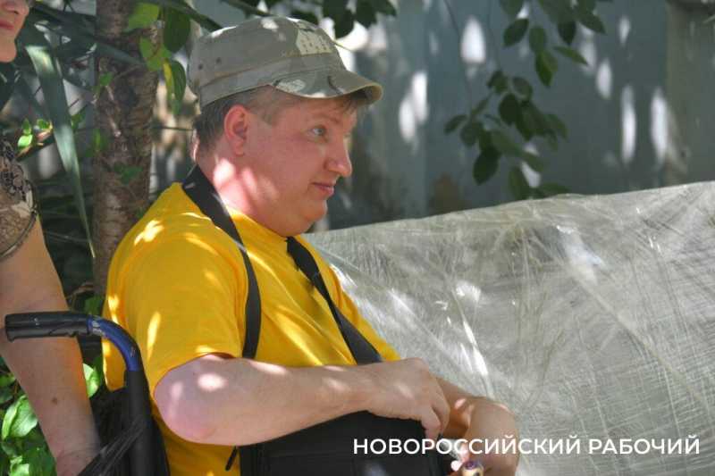 В Новороссийске случился конфликт из-за установки электроподъёмника инвалиду