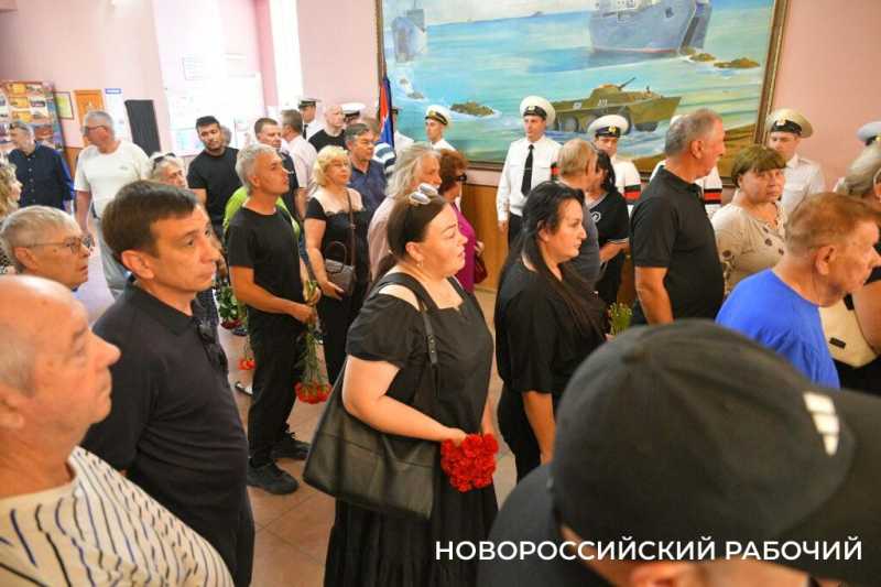 В Новороссийске ушел в последний дозор настоящий советский офицер Александр Корсуворов