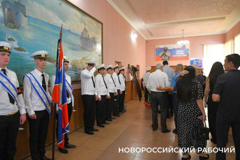 В Новороссийске ушел в последний дозор настоящий советский офицер Александр Корсуворов