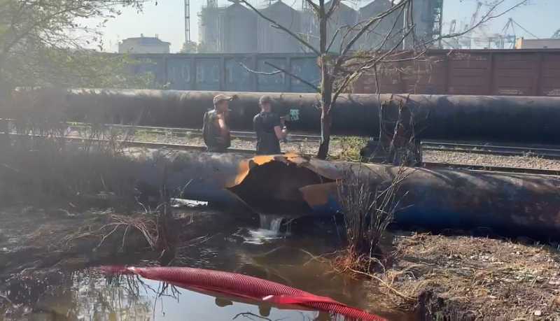 В Новороссийске ведутся работы по восстановлению водовода