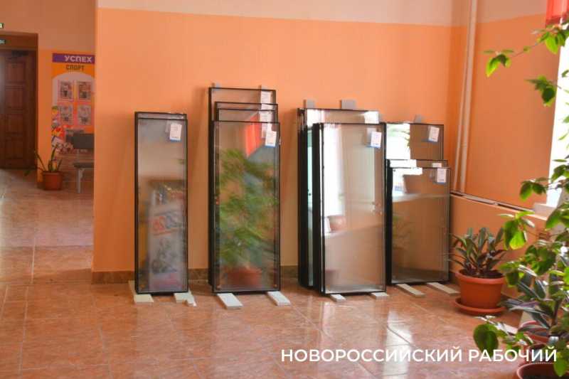 В Новороссийске восстанавливают школу после попадания БПЛА в ночь атаки 12 августа