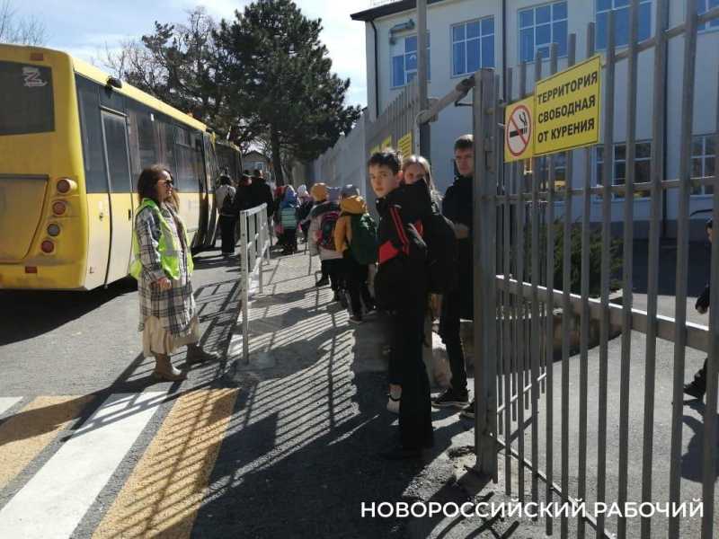 В пригороде Новороссийска 100 новых школьников распределили по ближайшим поселкам