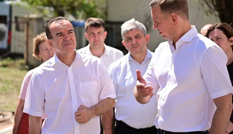 Вениамин Кондратьев осмотрел поврежденную при атаке БПЛА школу в Новороссийске