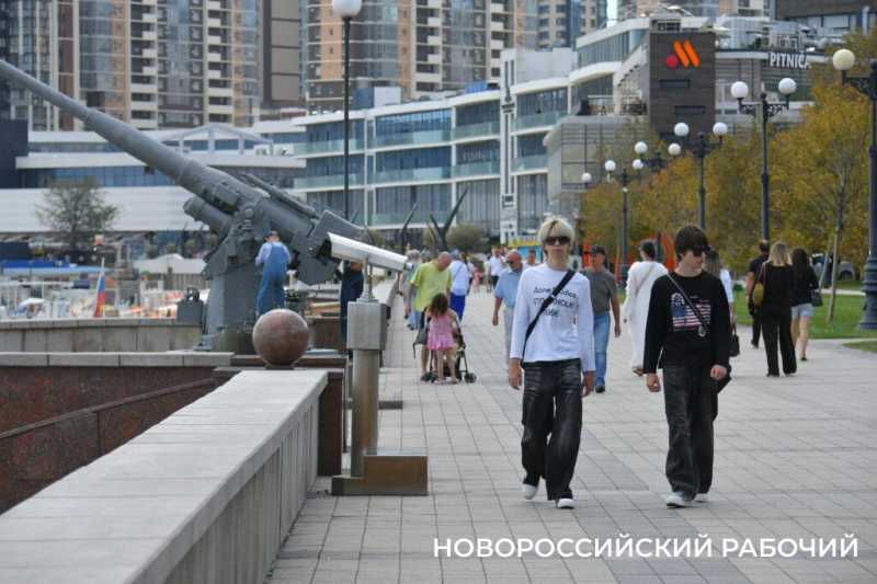 Лето на паузе. В Новороссийске «бархатный сезон» капризничает