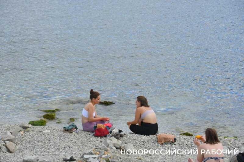 Лето на паузе. В Новороссийске «бархатный сезон» капризничает