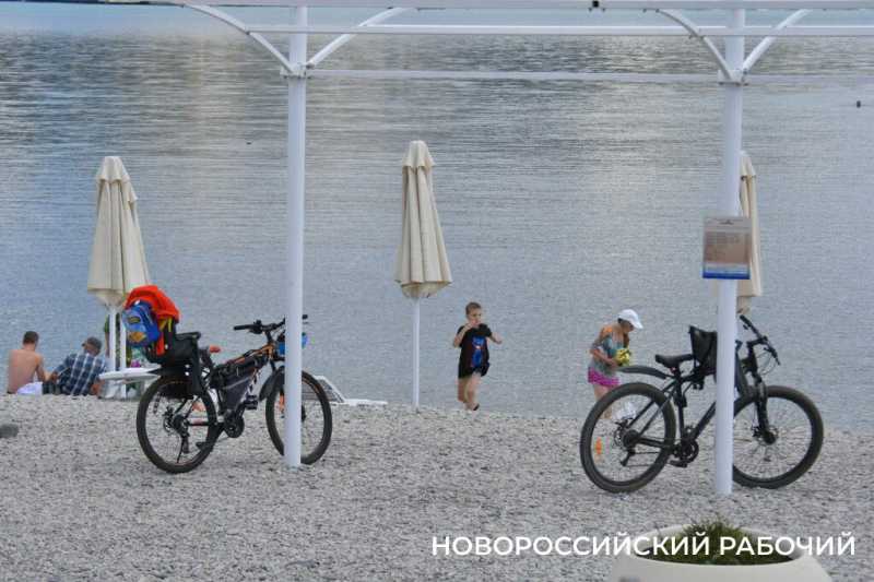 Лето на паузе. В Новороссийске «бархатный сезон» капризничает