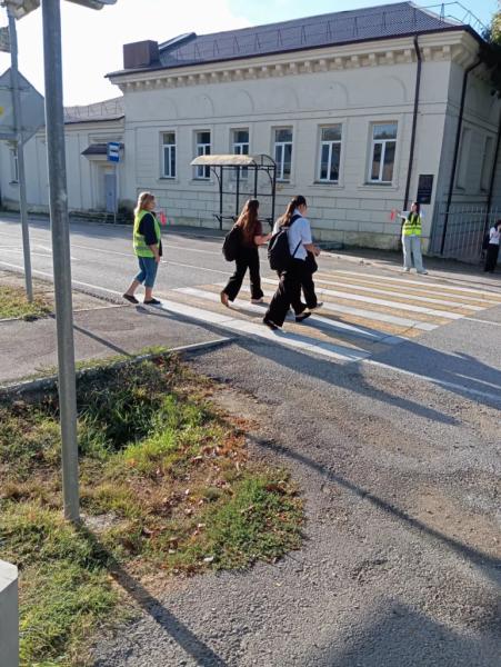 На пути в школу под Новороссийском работает «родительский патруль»