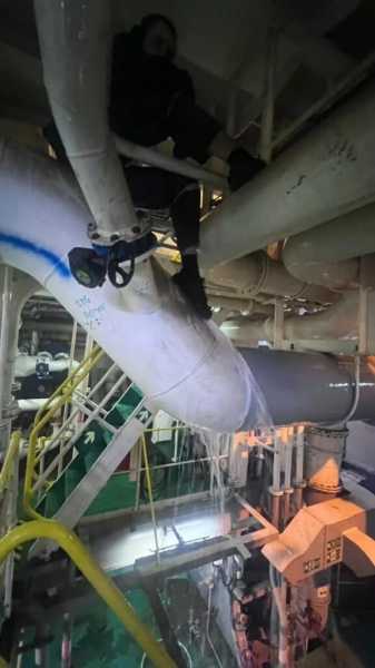 Новороссийские моряки стали заложниками на брошенном танкере в Индийском океане