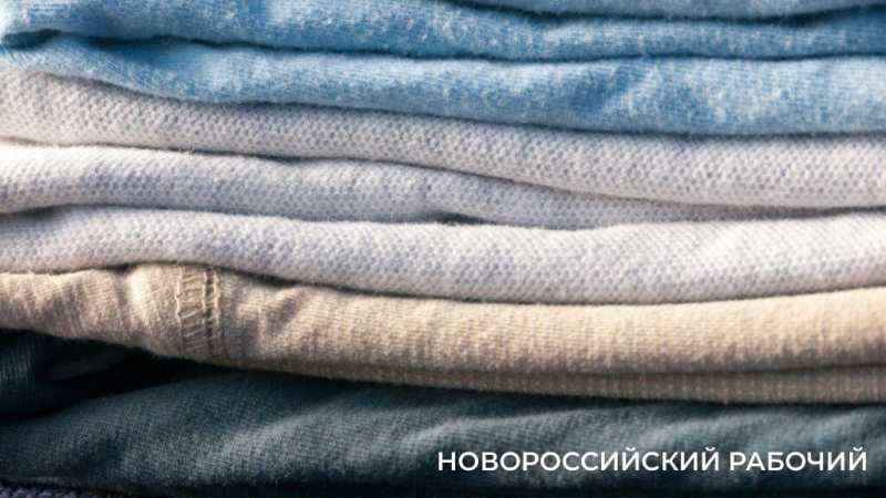 Почему вещи в шкафу пахнут несвежестью, хотя их стирают: неожиданные причины и способы избавиться от запаха