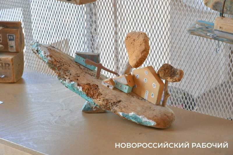 Семья из Новороссийска занялась кораблестроением в&hellip; технике дрифтвуд