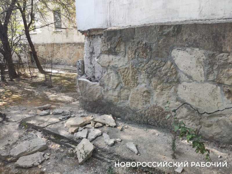 Слесари-сантехники в самой крупной УК Новороссийска получают до 90 тысяч рублей