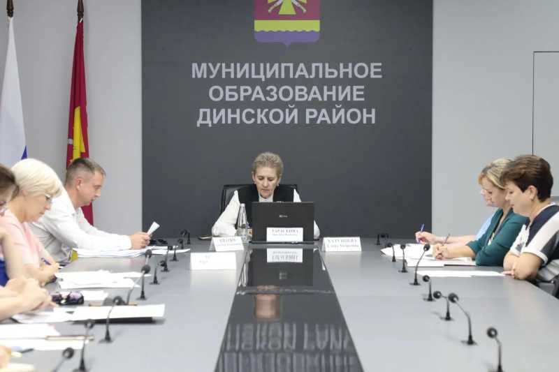 В администрации Динского района состоялось очередное заседание рабочей группы по противодействию нелегальной занятости